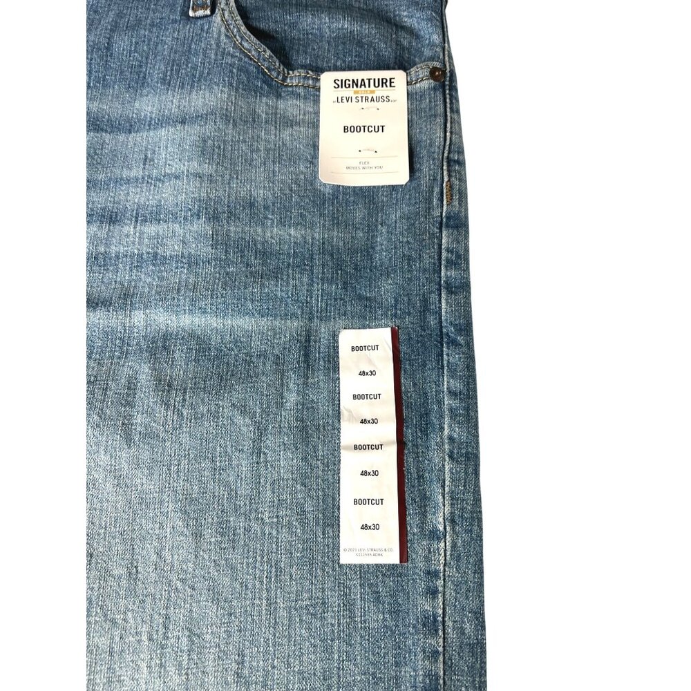 Signature Levi Strauss & Co. Mens Bootcut Jeans Blue Light Wash Denim 48/30 - Picture 6 of 13